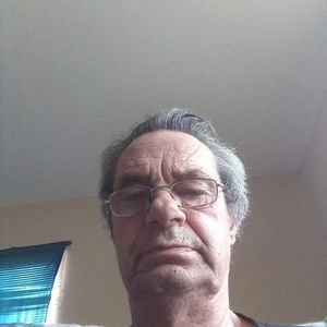 Meet your Posher, Dennis